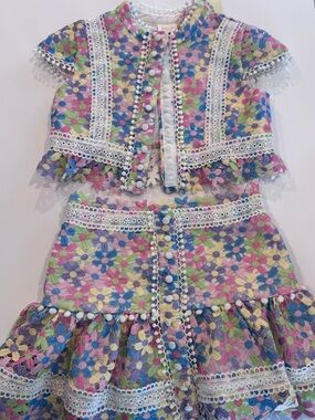 Marlow Multicolor Floral embroidered Two-Piece skirt Set
Gorgeous BNW